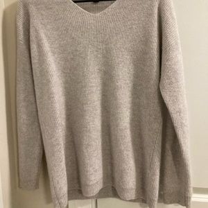 Saks 5th Ave Cream Colored 100% Cashmere sweater.